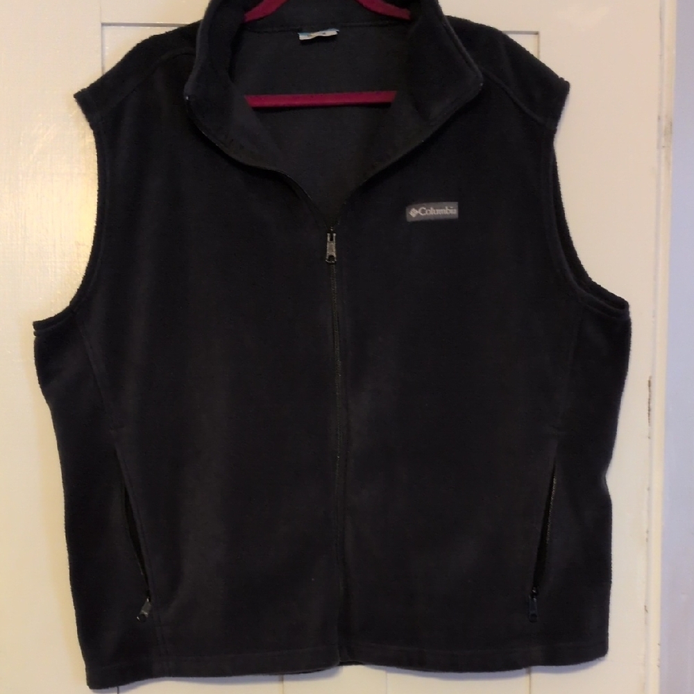 Columbia Black Fleece Vest